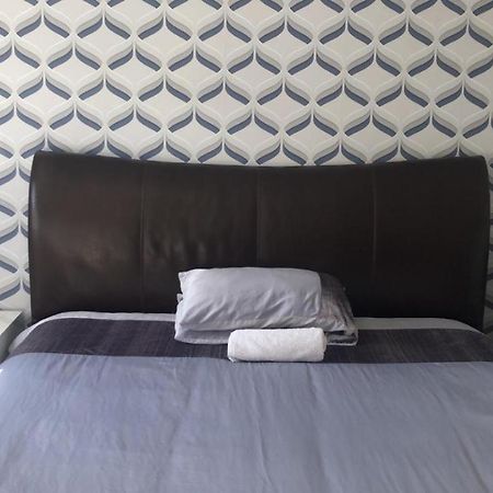 Superking Bedroom Close To The A30 Camborne Εξωτερικό φωτογραφία