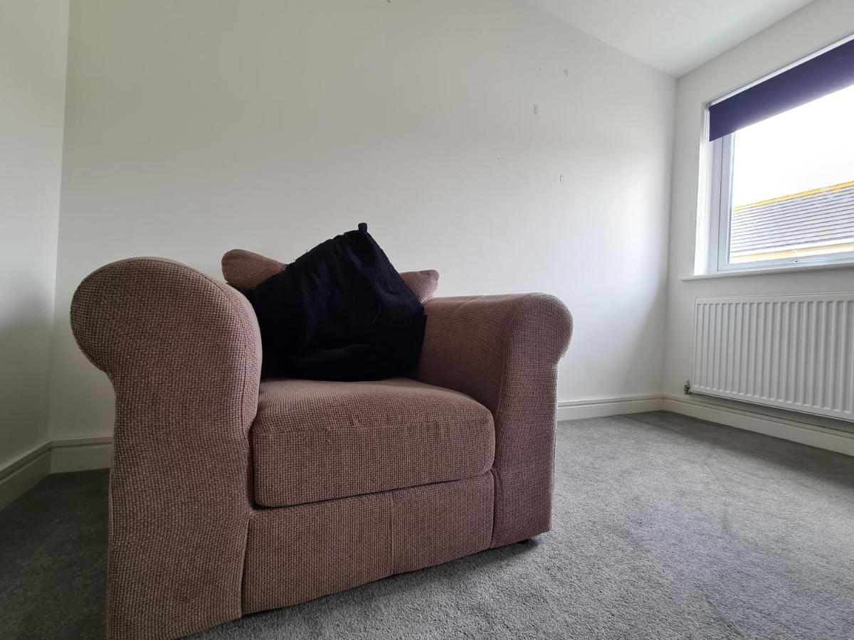 Superking Bedroom Close To The A30 Camborne Εξωτερικό φωτογραφία