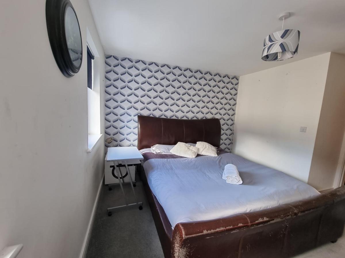Superking Bedroom Close To The A30 Camborne Εξωτερικό φωτογραφία