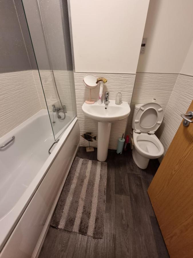 Superking Bedroom Close To The A30 Camborne Εξωτερικό φωτογραφία